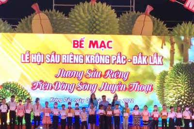Trường Tiểu học Ngô Gia Tự trân trọng biết ơn Công ty Bia Sài Gòn đã tặng học bổng trị giá 3 triệu đồng cho em H Hăng Byă, học sinh lớp 3D. Trân trọng biết ơn!❤️❤️❤️ ### 3/9/2022. Mùa lễ hội sầu riêng###