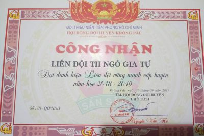 Chúc mừng Liên đội! Chúc mừng thầy và trò! Chúc mừng TPT Trịnh Văn Mùi!